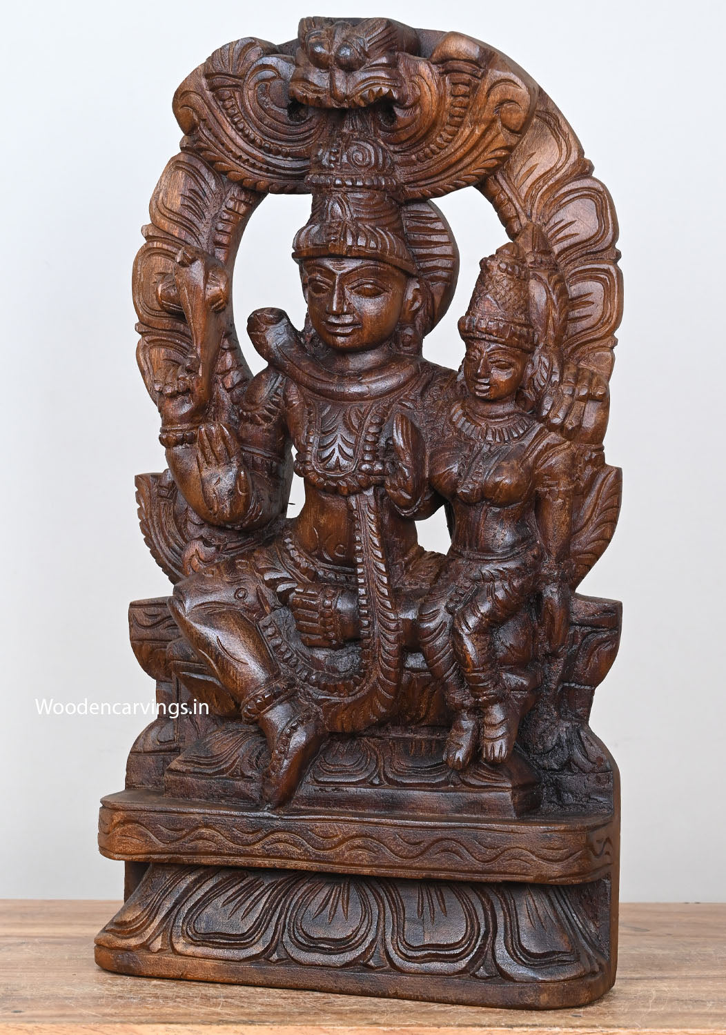 Beautiful Light Weight Blessing Lord Mahadev With Goddess Parvathi Kirthimukh Arch Design Handcrafted Sculpture 18"